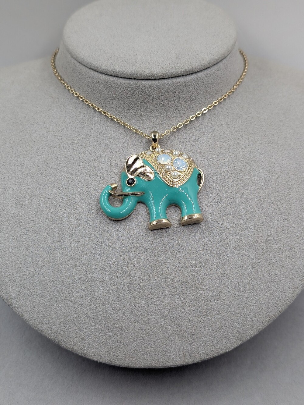 NRO Turquoise Enamel Elephant Pendant Necklace Rhinestone Pearl Gold Tone | M220